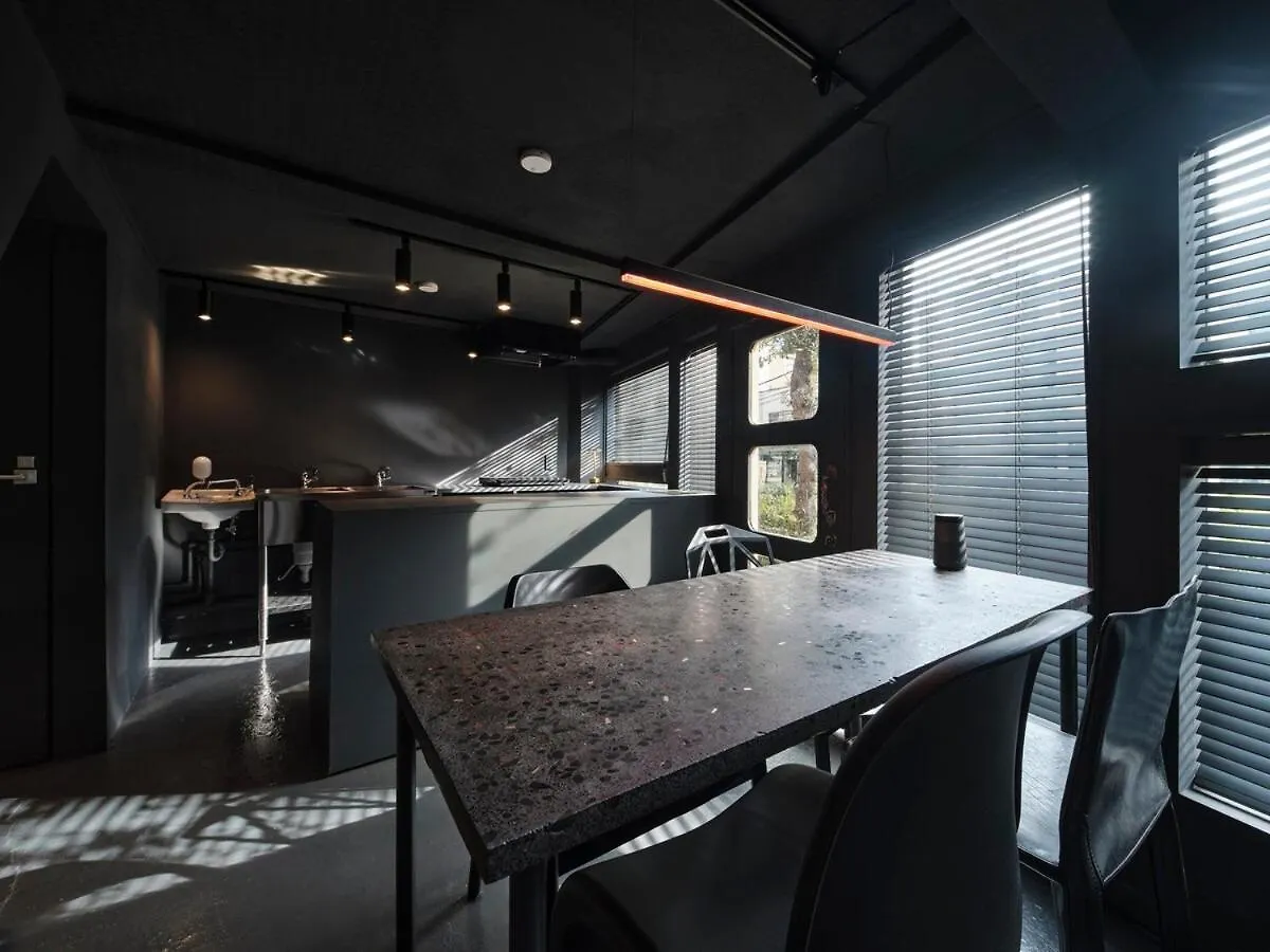 Vacation Rental Renovated From A Small Hair Salon Токио Япония