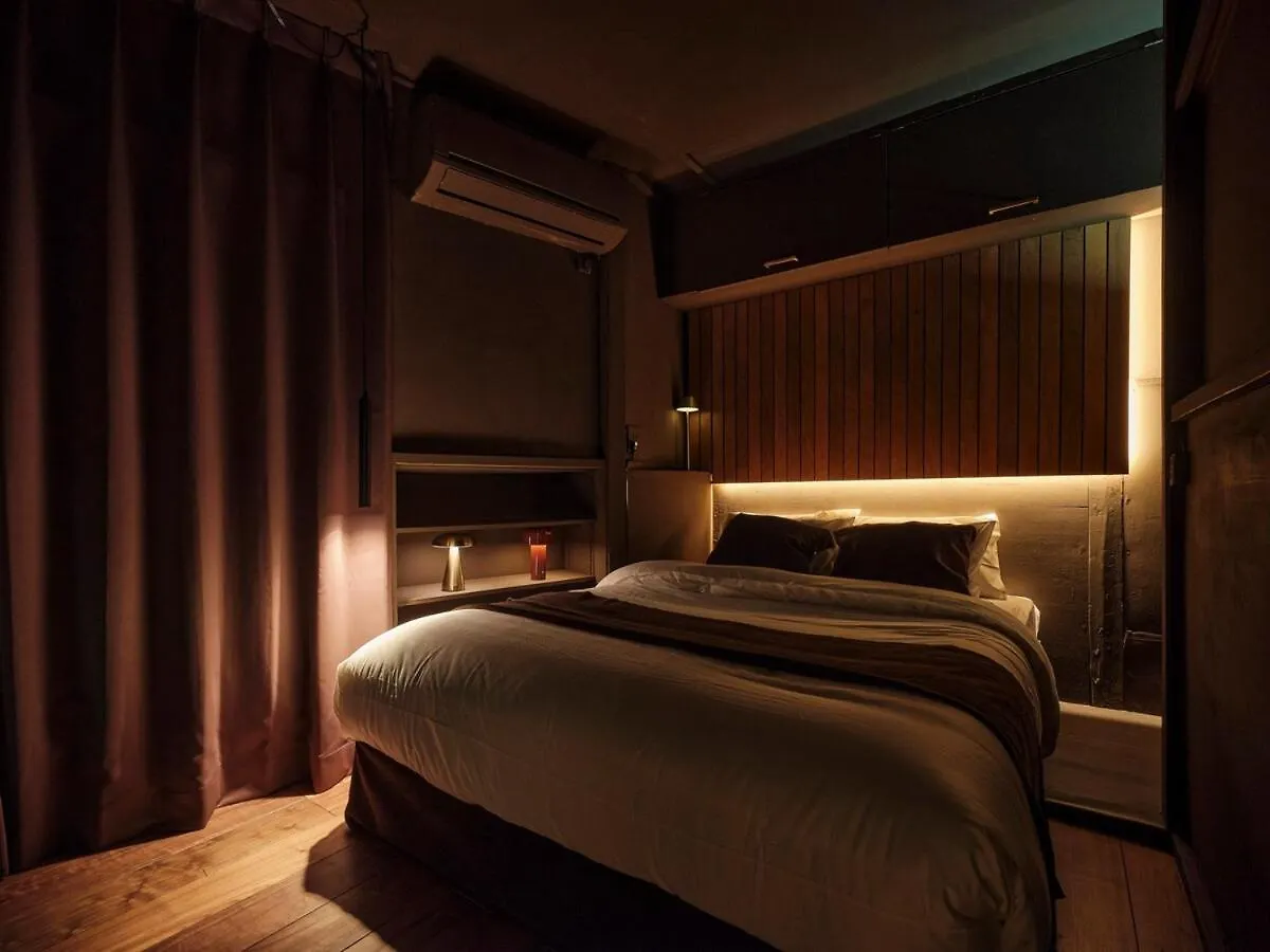 Апартаменты Vacation Rental Renovated From A Small Hair Salon Токио