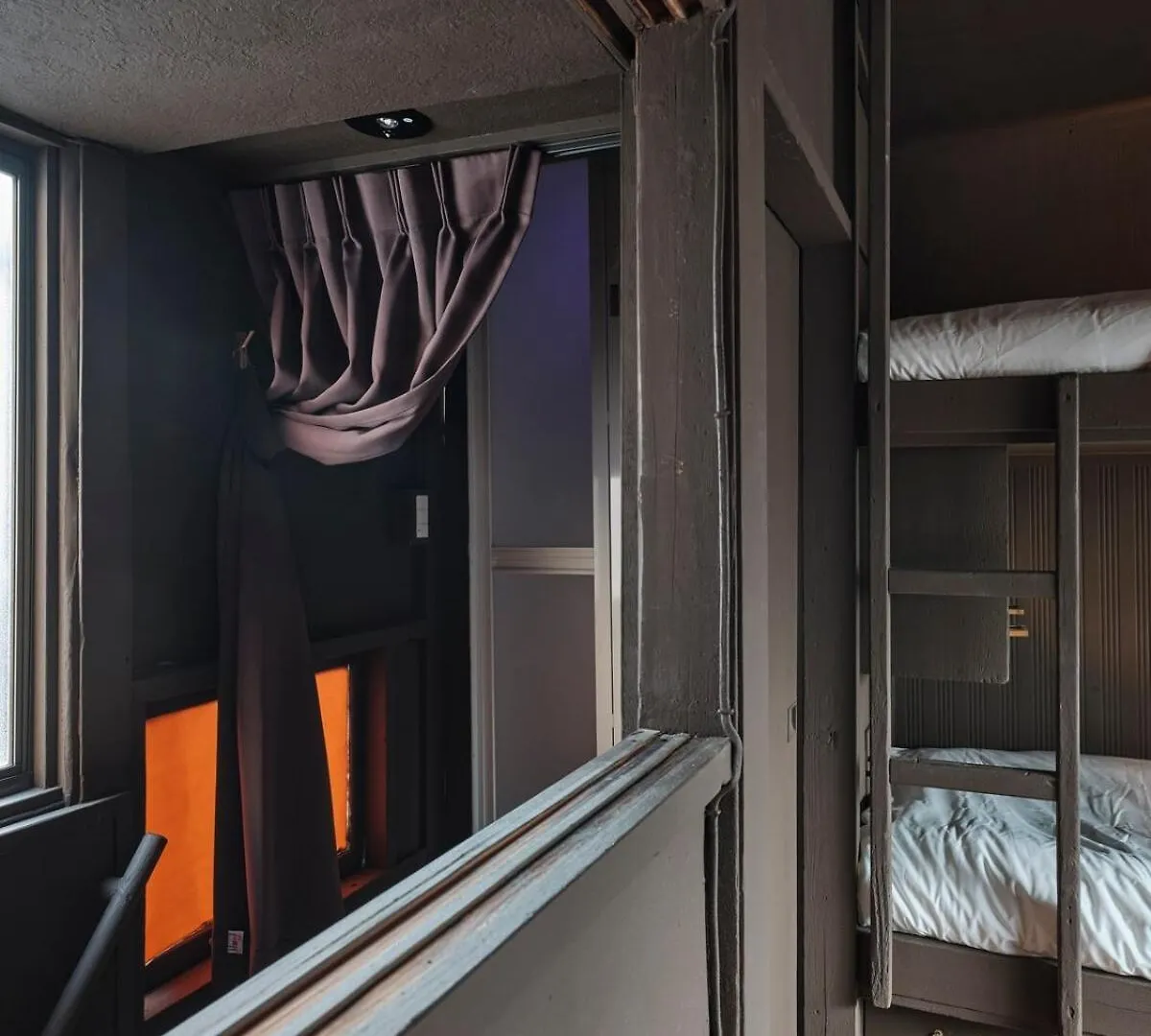 Апартаменты Vacation Rental Renovated From A Small Hair Salon Токио