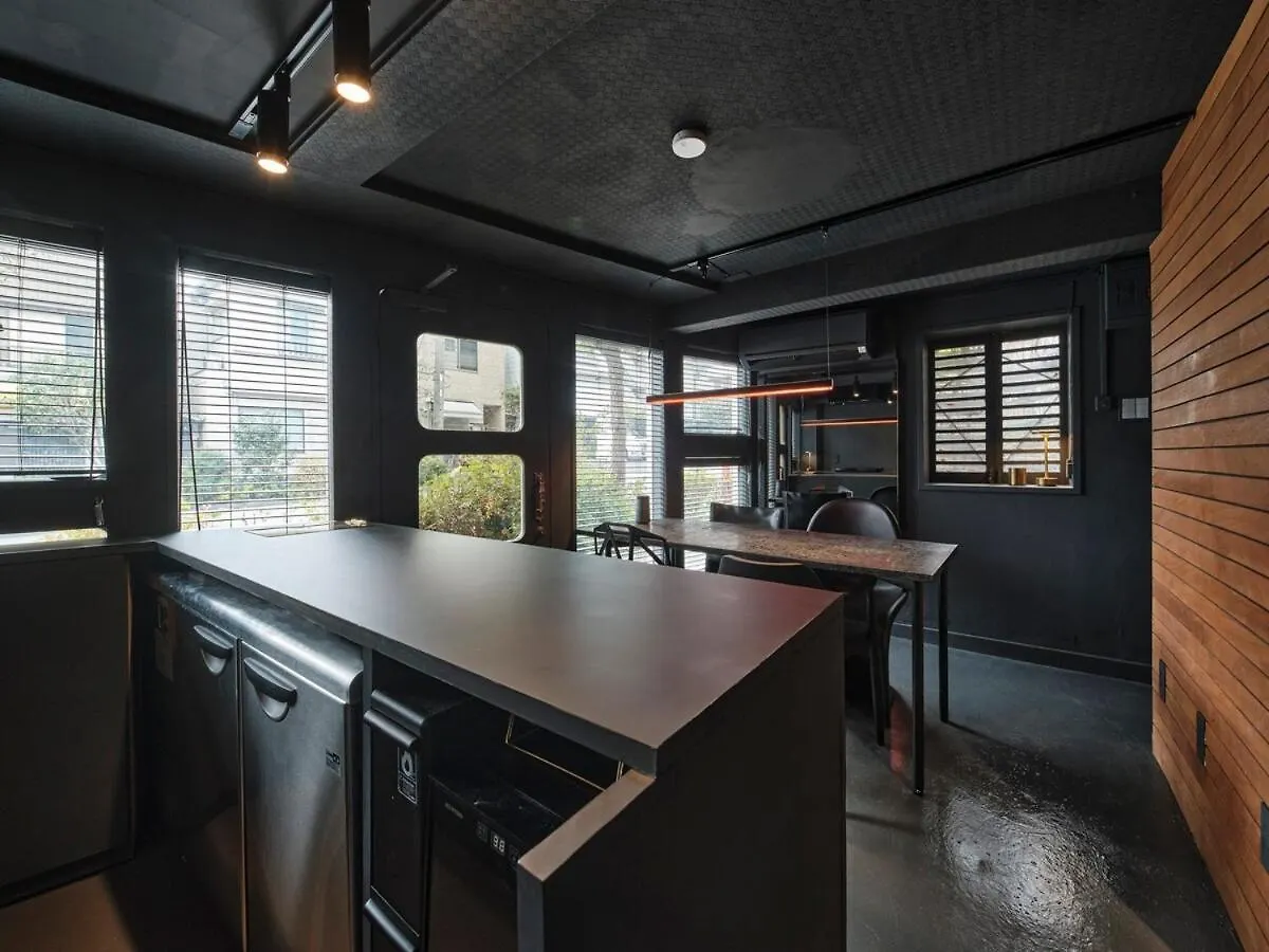 Vacation Rental Renovated From A Small Hair Salon Токио