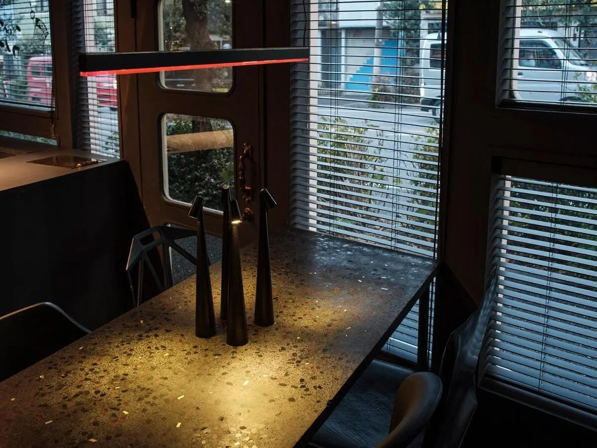 Vacation Rental Renovated From A Small Hair Salon Tokyo Appartamento